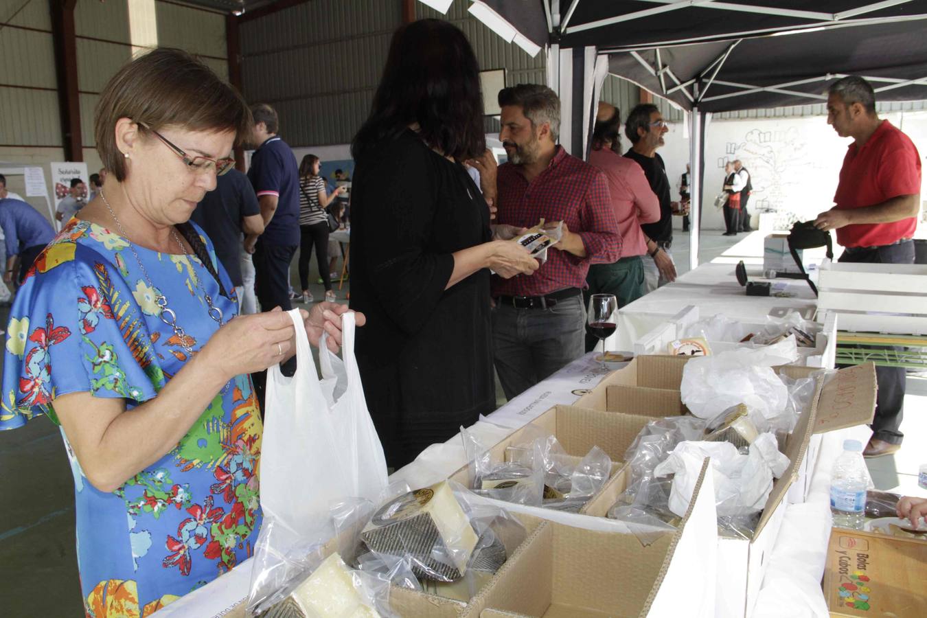 Sardón celebra su X Feria del Queso