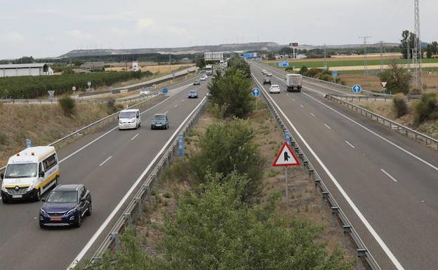El PSOE quiere saber si habrá tres carriles entre Dueñas y Venta de Baños