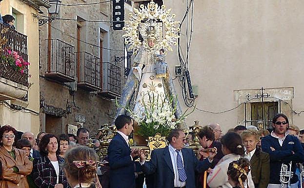Procesión de la Virgen del Rosario en una edición anterior. 