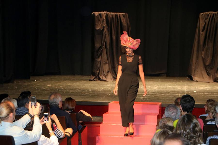 Una gala organizada por la Asociación Palentina con el Pueblo Saharaui que este año ha llegado a su décima edición y que congregó a centenares de palentinos en el Teatro Principal