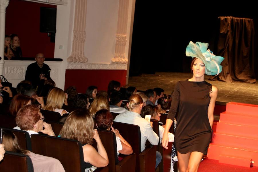 Una gala organizada por la Asociación Palentina con el Pueblo Saharaui que este año ha llegado a su décima edición y que congregó a centenares de palentinos en el Teatro Principal