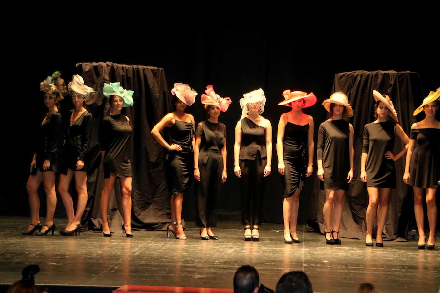 Una gala organizada por la Asociación Palentina con el Pueblo Saharaui que este año ha llegado a su décima edición y que congregó a centenares de palentinos en el Teatro Principal
