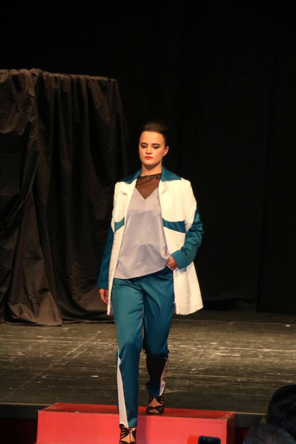 Una gala organizada por la Asociación Palentina con el Pueblo Saharaui que este año ha llegado a su décima edición y que congregó a centenares de palentinos en el Teatro Principal