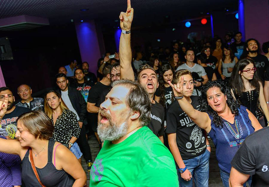 En la sala del hotel Santana, los ‘acuerocker@s’ disfrutaron de más de ocho horas de música