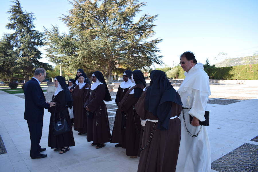 El obispo, Manuel Herrero, anima a los monjes y monjas a abrirse a la sociedad para que «la gente pueda entrever lo que somos y hacemos»
