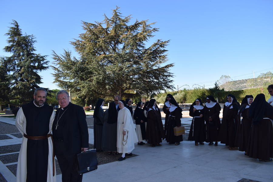 El obispo, Manuel Herrero, anima a los monjes y monjas a abrirse a la sociedad para que «la gente pueda entrever lo que somos y hacemos»