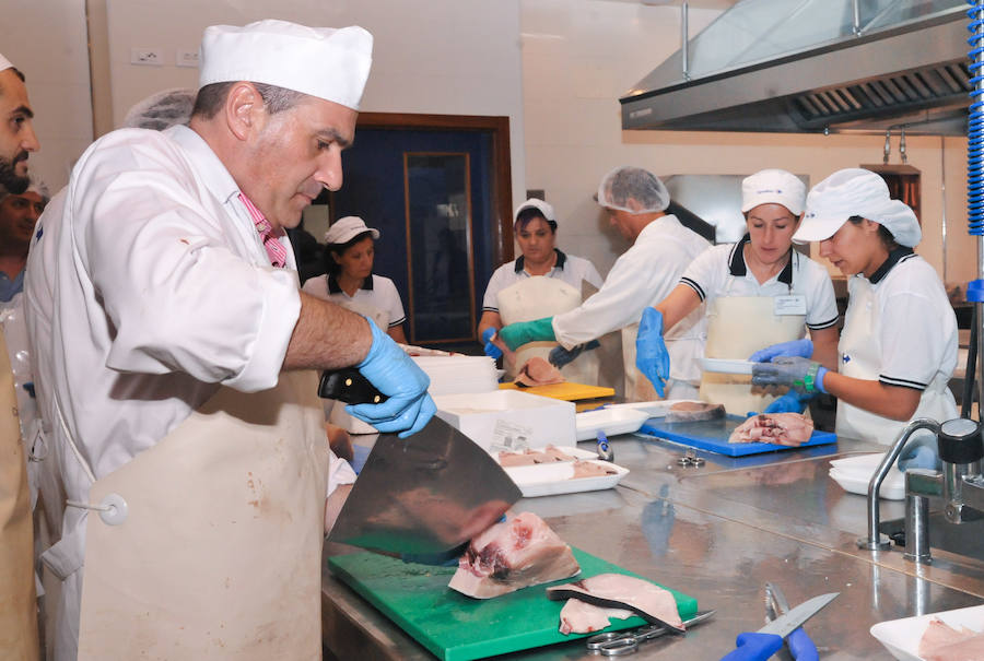 La Escuela Internacional de Cocina forma a pescaderos y carniceros