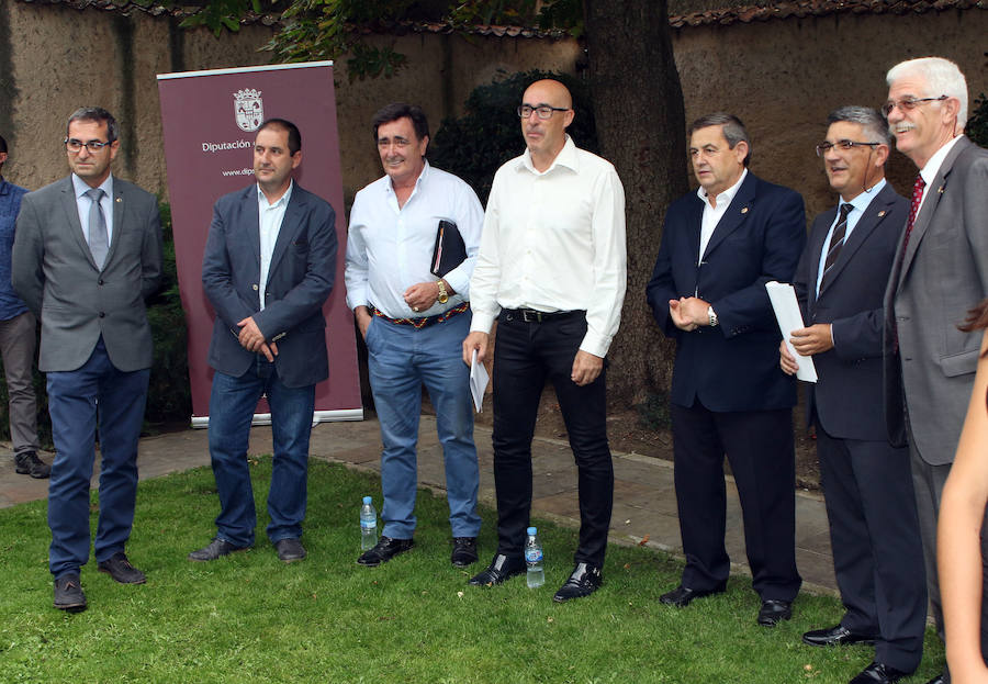 Conferencia de presidentes y cabildos de diputaciones en Segovia