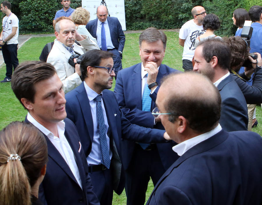 Conferencia de presidentes y cabildos de diputaciones en Segovia