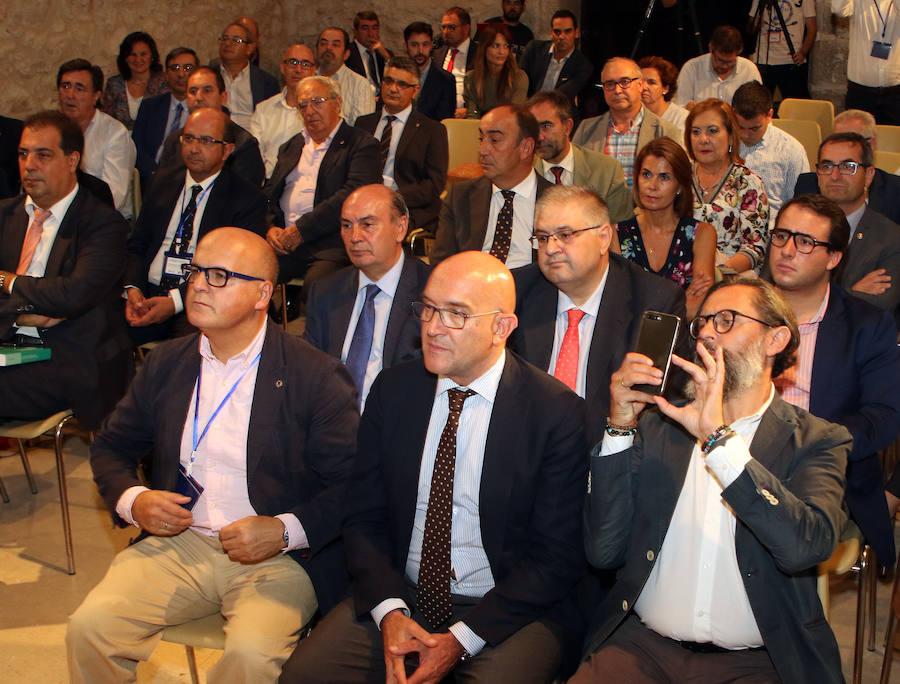 Conferencia de presidentes y cabildos de diputaciones en Segovia