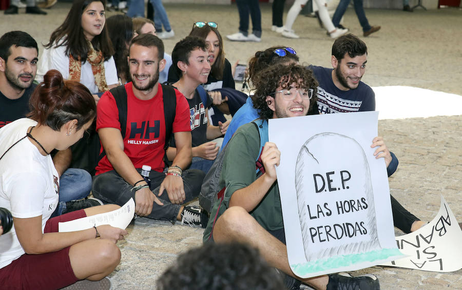 Protesta de los alumnos de la UVA en Segovia
