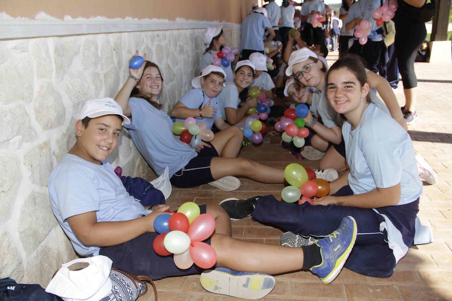 Durante la entrega de los galardones, los estudiantes participaron en distintas actividades de recreo y didácticas en un viñedo del grupo bodeguero familiar Emilio Moro, organizador del certamen
