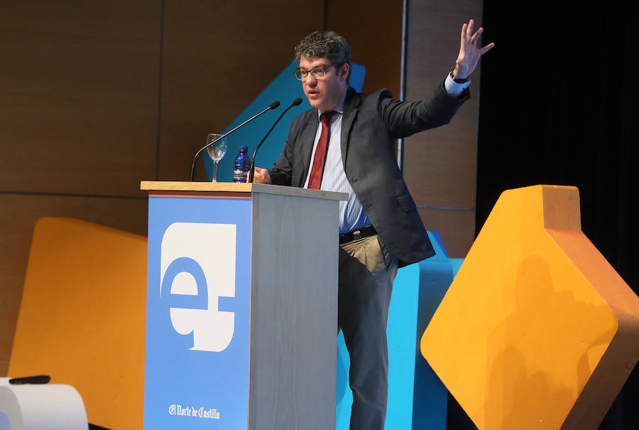 El ministro Álvaro Nadal, durante la clausura del Congreso e-volución.