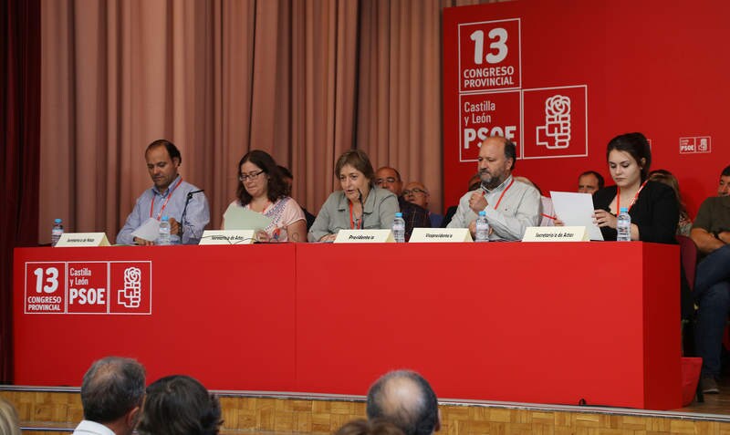 XIII Congreso del PSOE en el salon de actos del colegio público Tello Tellez de Palencia