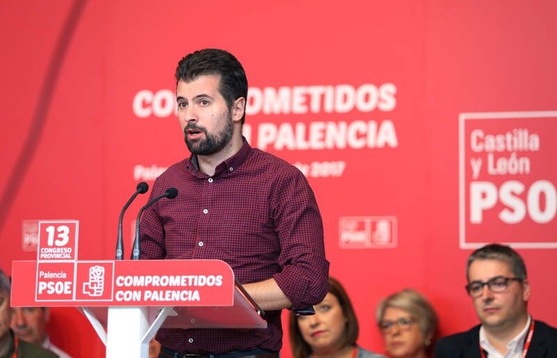 XIII Congreso del PSOE en el salon de actos del colegio público Tello Tellez de Palencia