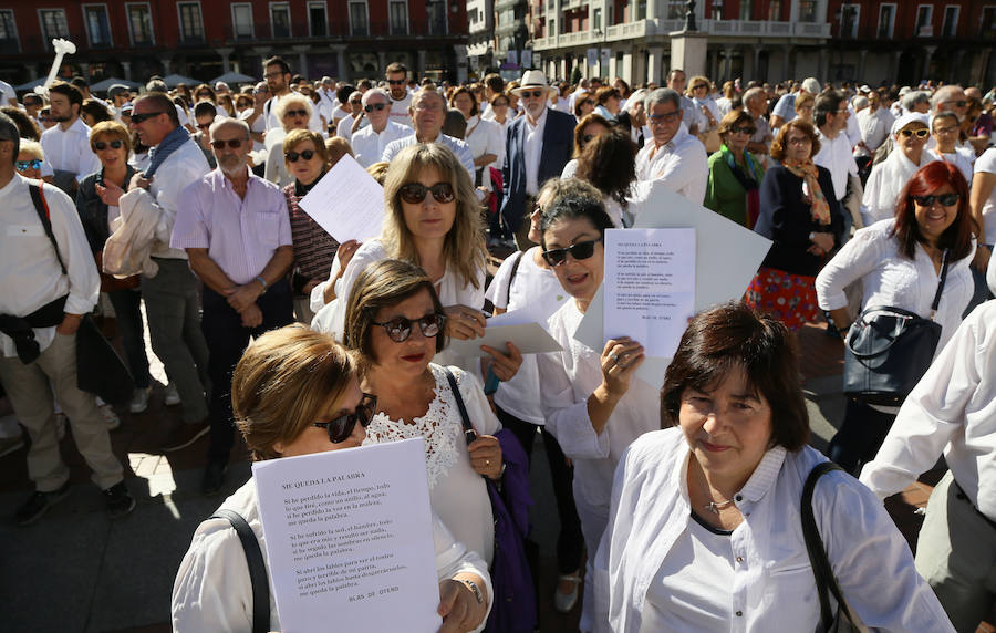 Concentración &#039;Hablemos&#039; en Valladolid por el diálogo en Cataluña