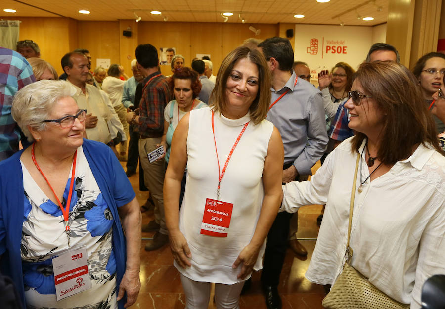 Teresa López celebra su victoria en las primarias del PSOE de Valladolid