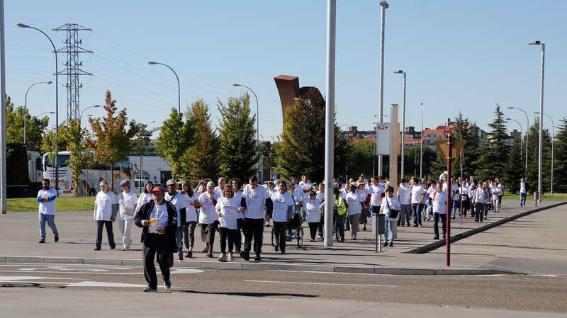 Más de 200 personas entre usuarios, residentes, familiares, voluntarios y personal del centro han participado en la caminata