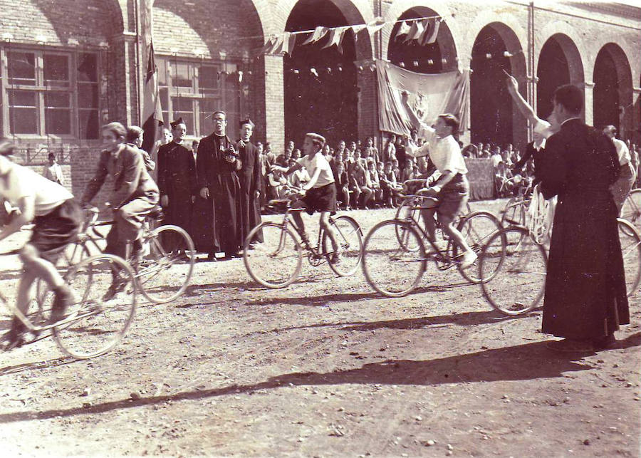 Juegos en las fiestas rectorales del colegio San José.