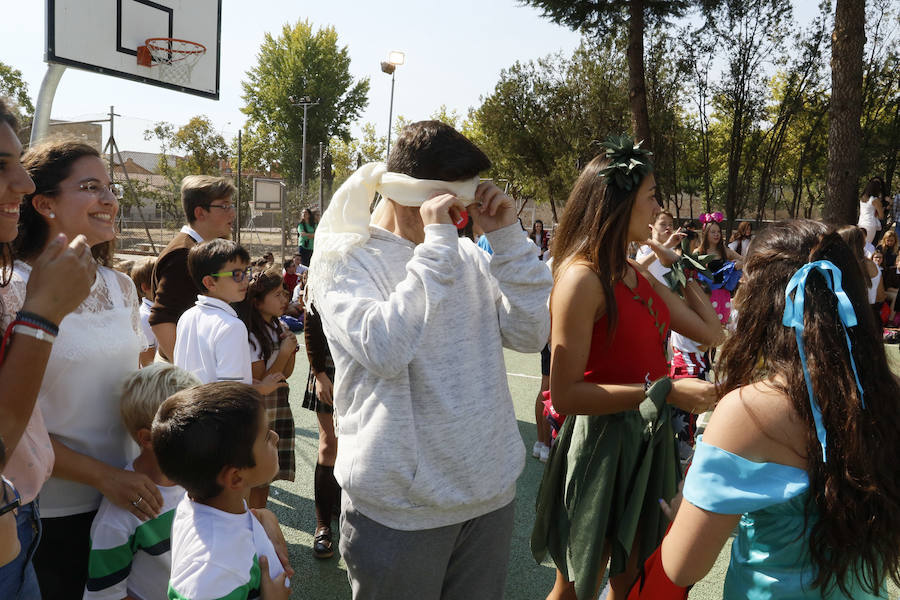 Los actos comenzaron con el tradicional pregón de apertura a cargo de los alumnos de segundo de Bachillerato.