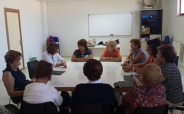 La primera de las sesiones del taller de memoria de Cruz Roja tuvo lugar ayer. 