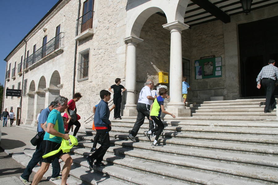 50 atletas han disputado la 59 edición de la Carrera al Henar, un recorrido de 48 kilómetros entre Valladolid y el Santuario de Nuestra Señora del Henar (Segovia) para portar un ramo de flores que se ofreció a los pies de la Virgen.