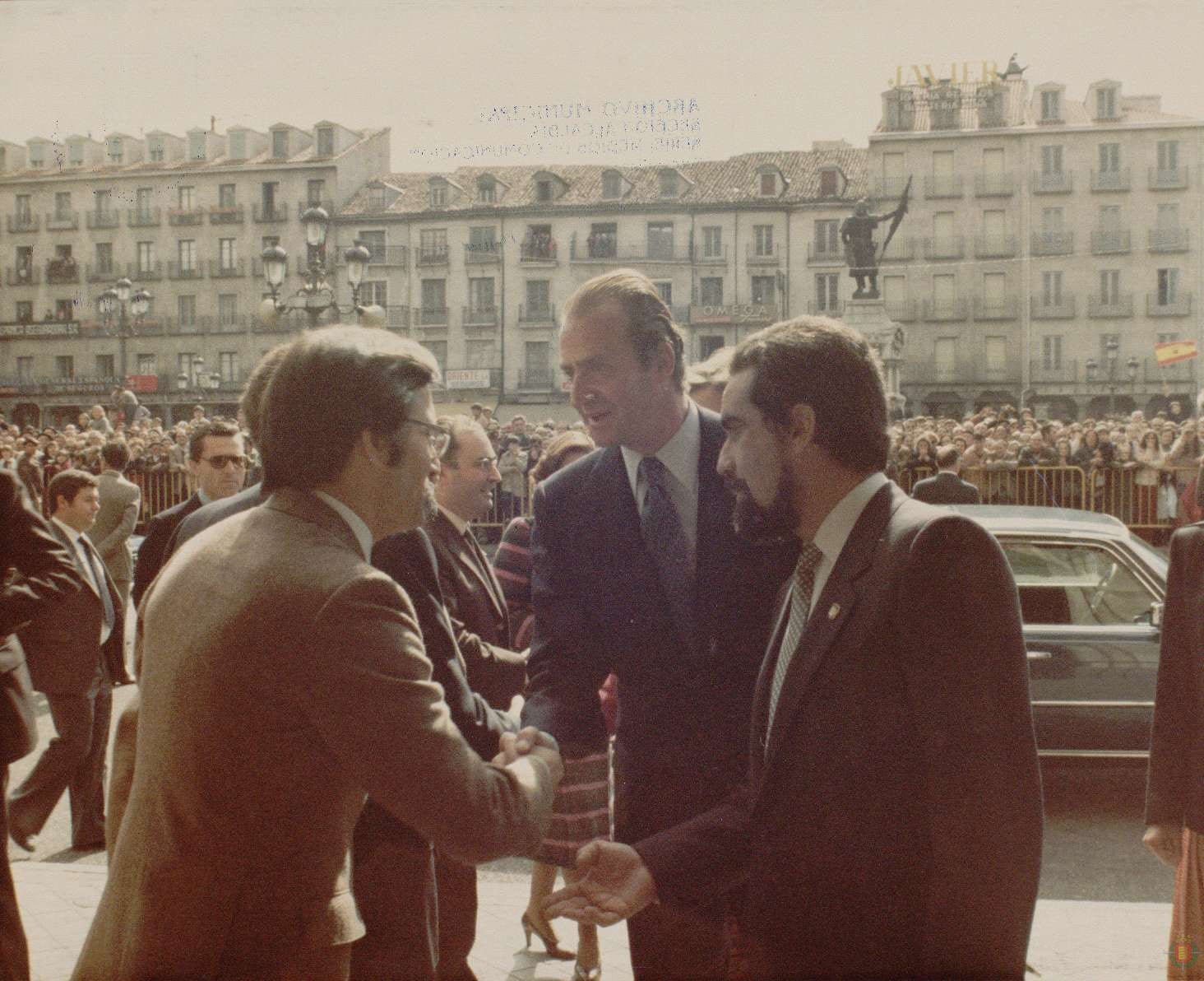 En los actos conmemorativos del Doce de Octubre de 1980, don Juan Carlos y doña Sofía inauguraron una exposición sobre la imprenta en Iberoamérica en la Casa de Colon; participaron en un acto académico en la Universidad e inauguraron el Museo Oriental 