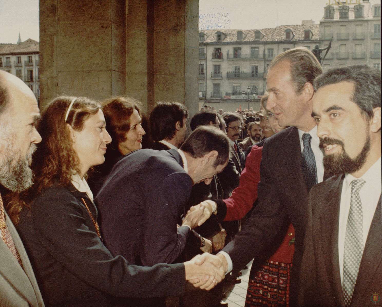 En los actos conmemorativos del Doce de Octubre de 1980, don Juan Carlos y doña Sofía inauguraron una exposición sobre la imprenta en Iberoamérica en la Casa de Colon; participaron en un acto académico en la Universidad e inauguraron el Museo Oriental 