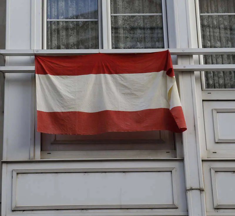 Banderas en los balcones de Palencia