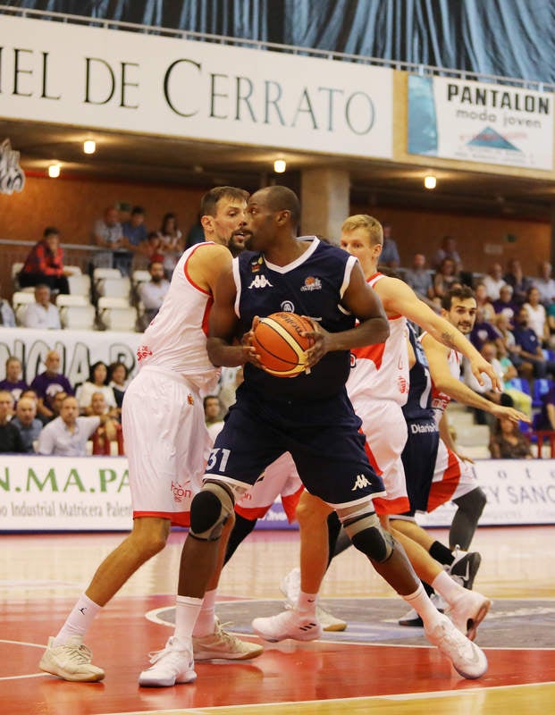 El equipo de Joaquín Prado pierde en casa y suma su cuarta derrota consecutiva en un inicio de temporada para olvidar