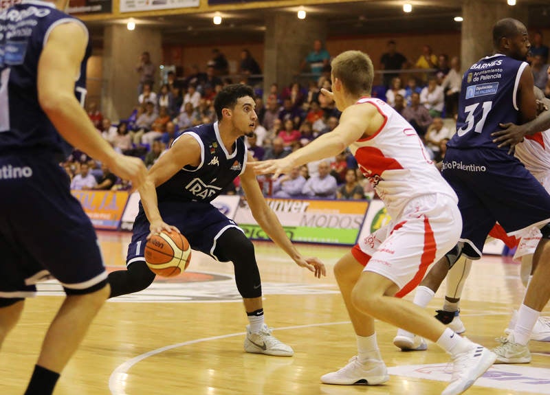 El equipo de Joaquín Prado pierde en casa y suma su cuarta derrota consecutiva en un inicio de temporada para olvidar