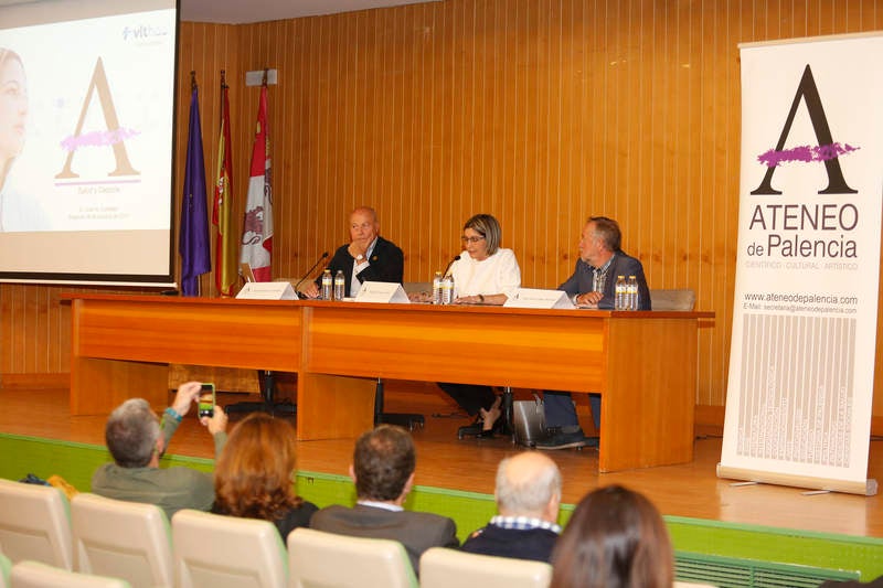 El exjugador de baloncesto y médico ofreció una ponencia sobre Salud y Deporte dentro de la Sección de Ciencias de la Salud del Ateneo