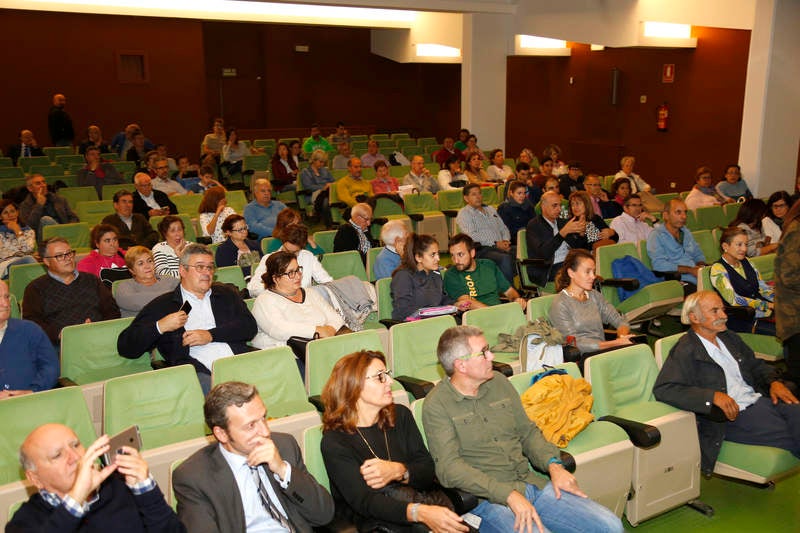 El exjugador de baloncesto y médico ofreció una ponencia sobre Salud y Deporte dentro de la Sección de Ciencias de la Salud del Ateneo
