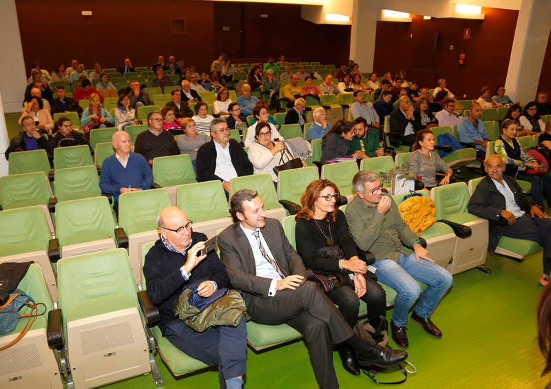 El exjugador de baloncesto y médico ofreció una ponencia sobre Salud y Deporte dentro de la Sección de Ciencias de la Salud del Ateneo