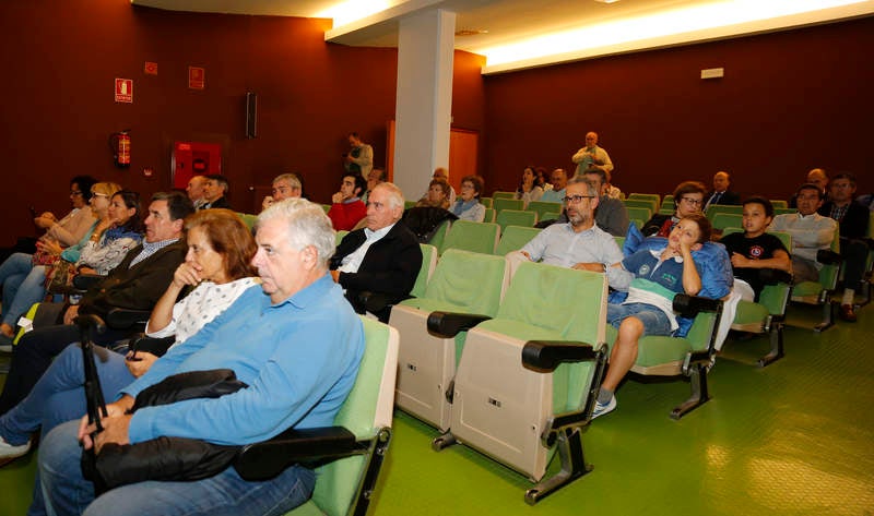 El exjugador de baloncesto y médico ofreció una ponencia sobre Salud y Deporte dentro de la Sección de Ciencias de la Salud del Ateneo