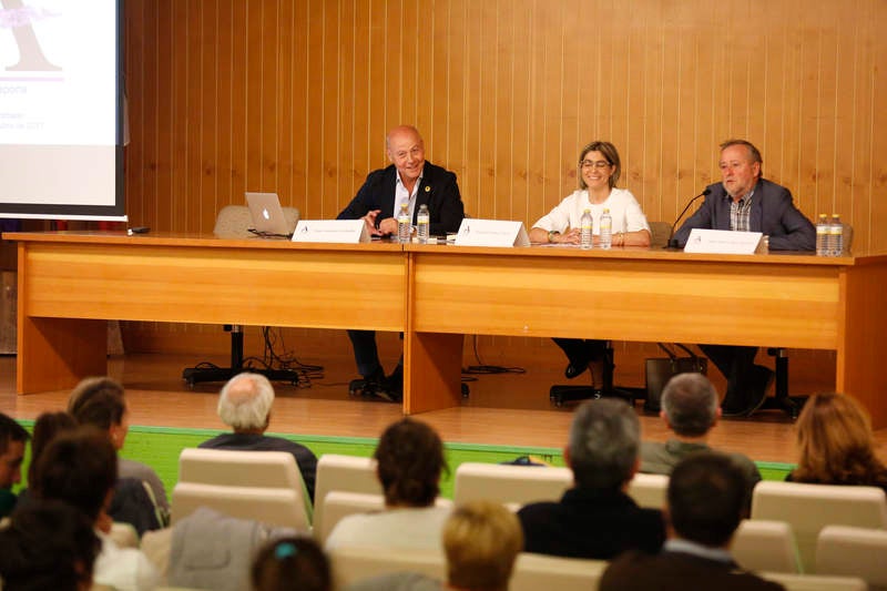 El exjugador de baloncesto y médico ofreció una ponencia sobre Salud y Deporte dentro de la Sección de Ciencias de la Salud del Ateneo