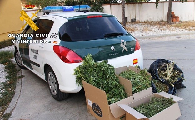 320 kilos de marihuana interceptados y tres personas detenidas