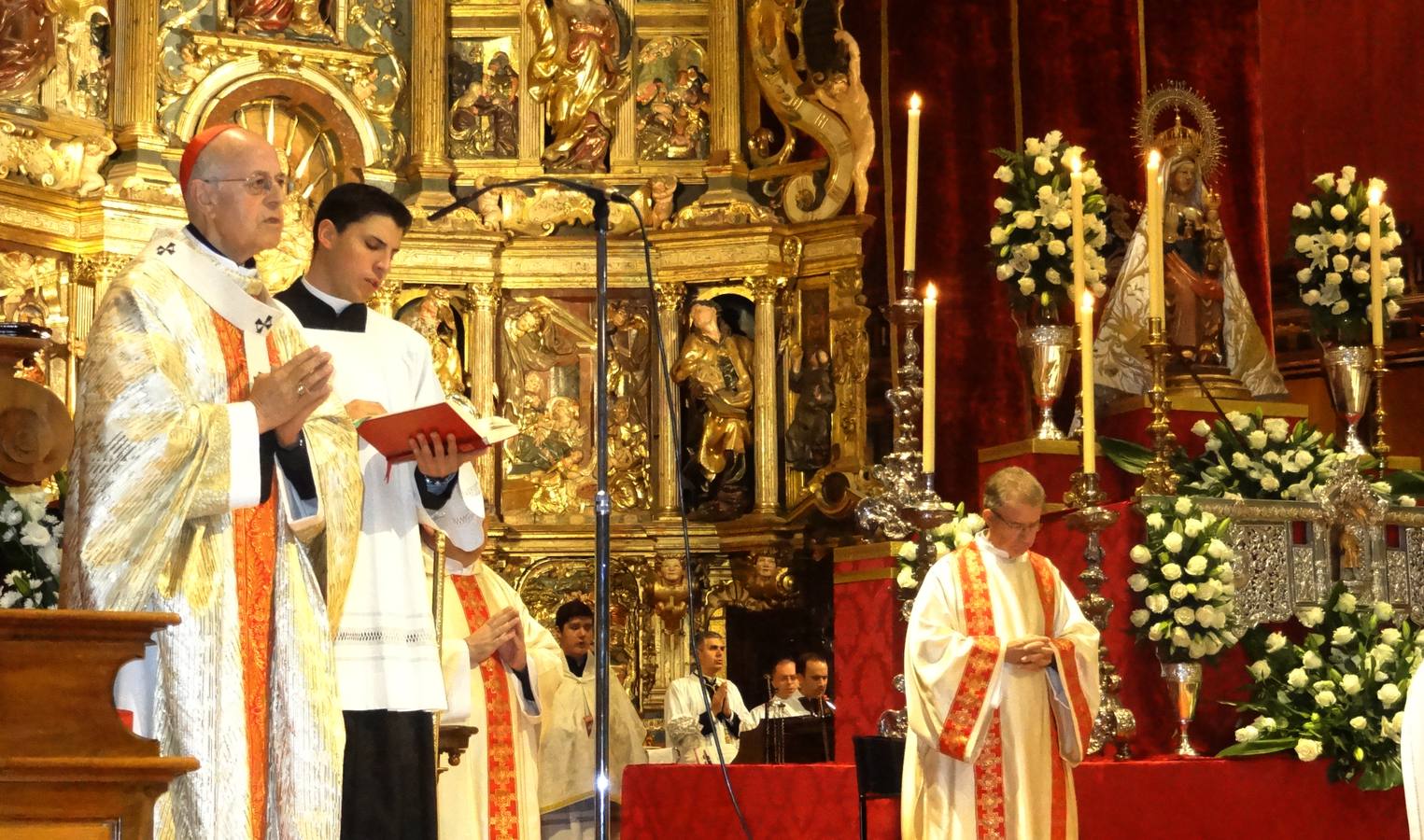 Eucaristía en la Catedral con motivo de la celebración del centenario de la coronación de la Virgen San Lorenzo
