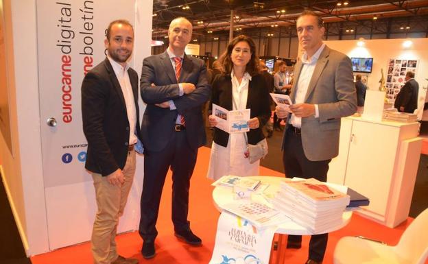 Los responsables de la FIC 2018, en la feria del sector cárnico de Ifema, en Madrid. 