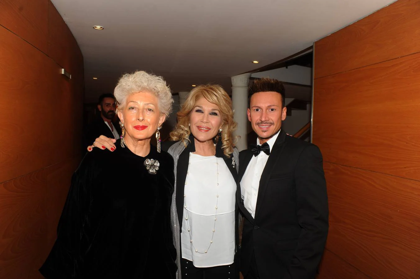 Gloria Caballero del Río, Helena Bianco y Manu Sánchez.