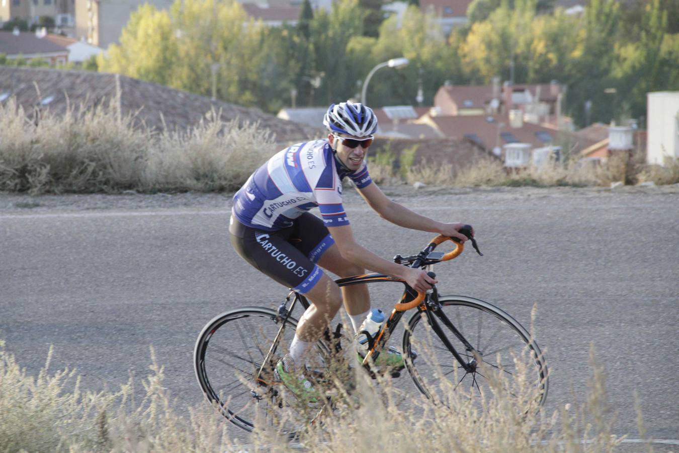 Diego Cosgaya y Marta Antolino se llevan la cronoescalada al castillo de Peñafiel