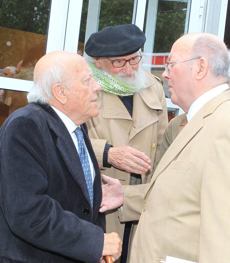 30.04.11 José jiménez Lozano, Félix Cuadrado Lomas y Pepe Relieve, en el homenaje a la Librería Relieve en el marco de la 44 Feria del Libro de Valladolid.