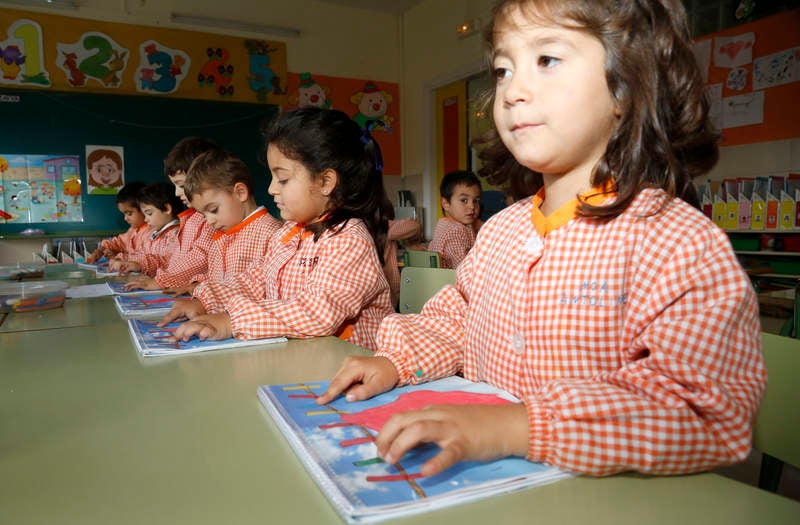 El centro comenzó a funcionar en 1968 por el traslado del antiguo colegio nacional Alonso Berruguete