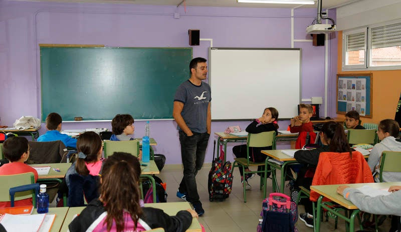 El centro comenzó a funcionar en 1968 por el traslado del antiguo colegio nacional Alonso Berruguete