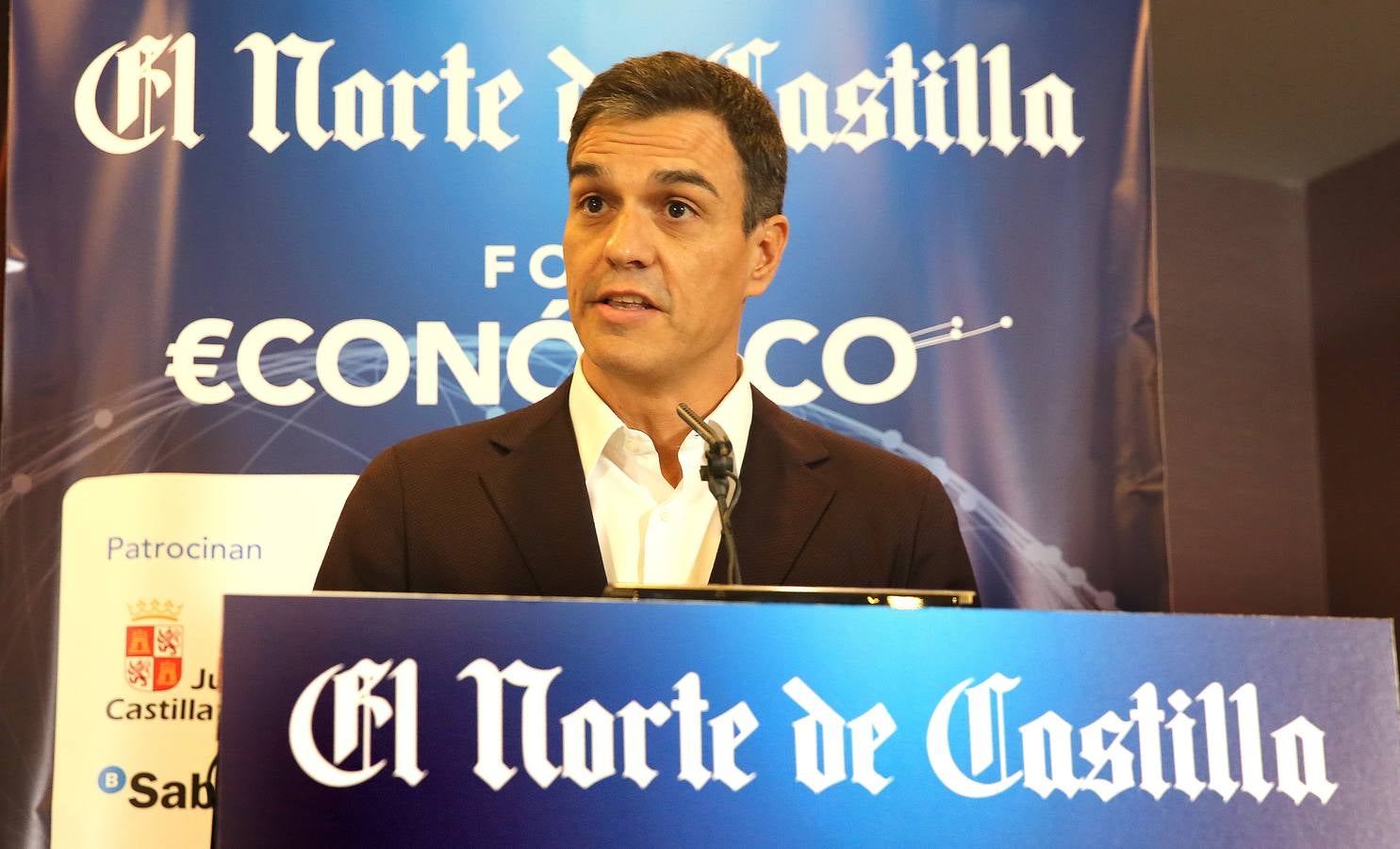 El secretario general del PSOE está convencido de que la cuestión catalana «solo se resuelve con diálogo político» aunque hay que antes hay que «reordenar una situación que está dislocada»