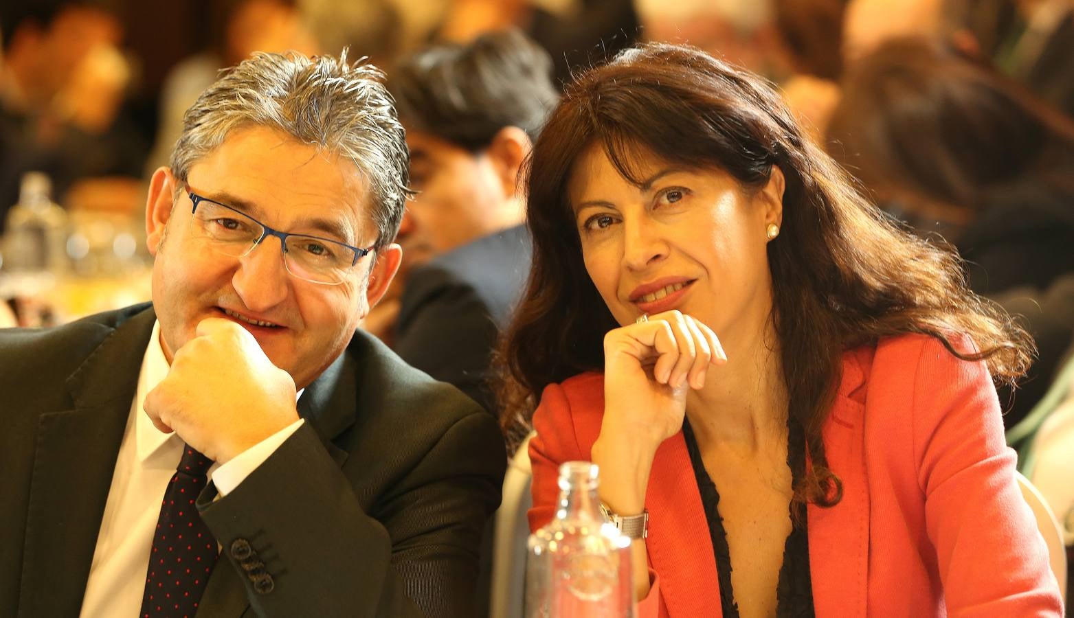 El secretario general del PSOE está convencido de que la cuestión catalana «solo se resuelve con diálogo político» aunque hay que antes hay que «reordenar una situación que está dislocada»