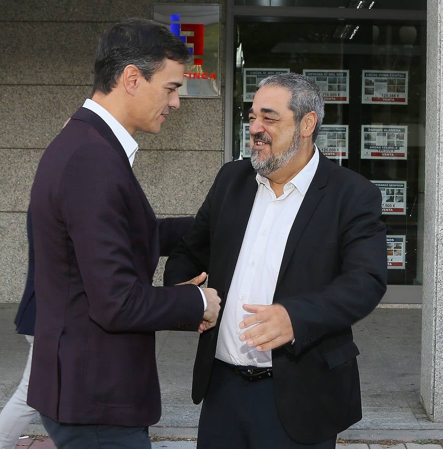 El secretario general del PSOE está convencido de que la cuestión catalana «solo se resuelve con diálogo político» aunque hay que antes hay que «reordenar una situación que está dislocada»