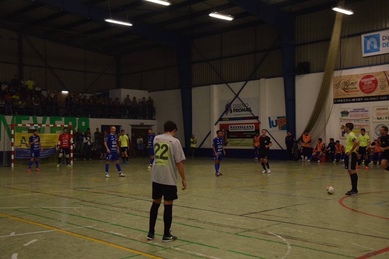 Los de Diestro plantan cara a uno de los mejores equipos nacionales y le ponen contra las cuerdas en los minutos finales con portero jugador