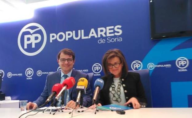 Alfonso Fernández Mañueco, presidente del PP de Castilla y León y María del Mar Angulo, presidenta del PP de Soria. 