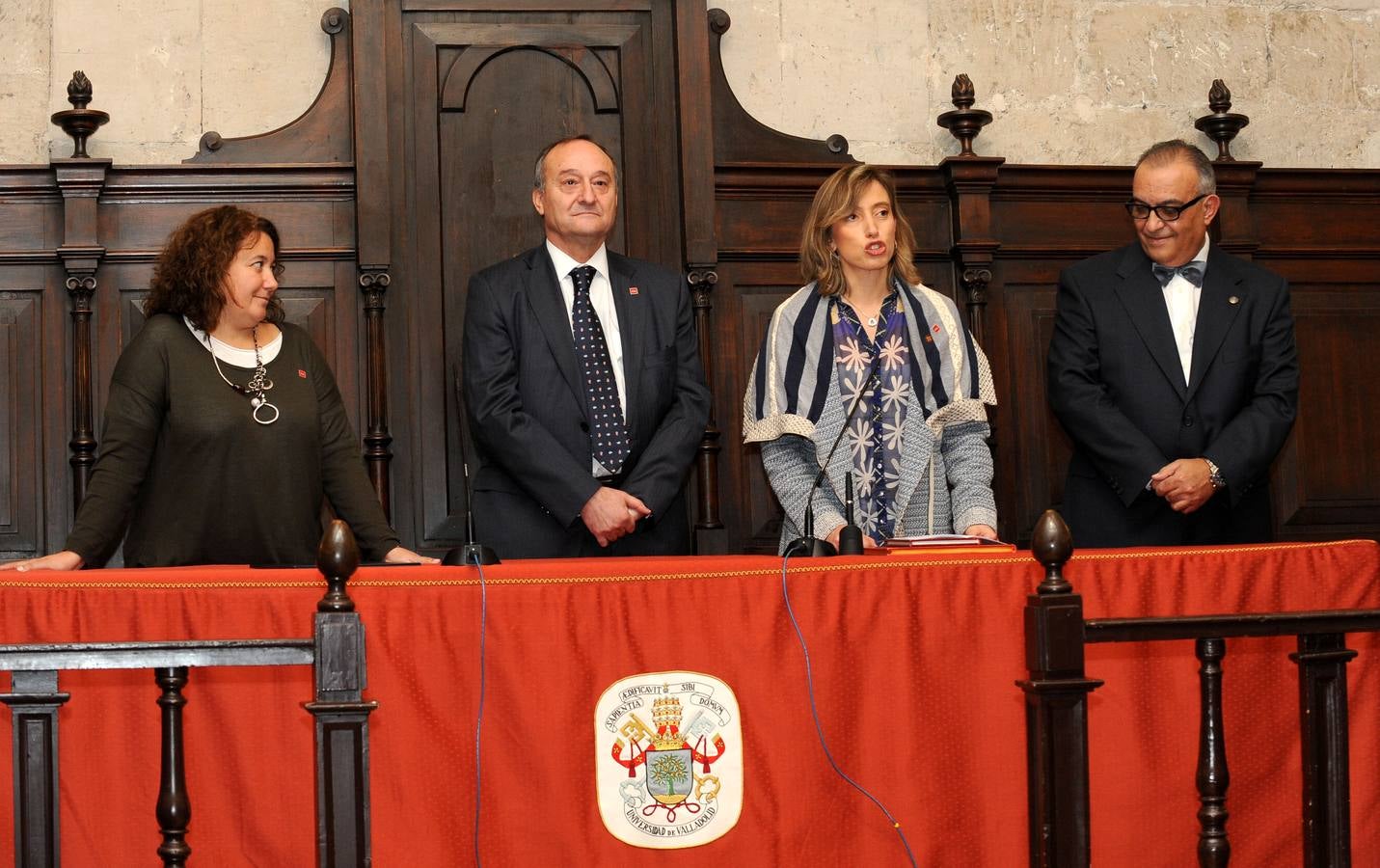 La profesora de Física tomó posesión de su cargo en el Aula Triste de la Universidad de Valladolid